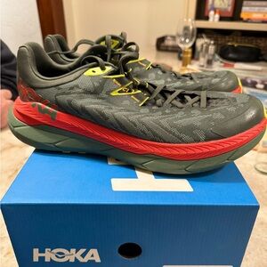 Like-new Men’s Hoka running shoes (size 12D)